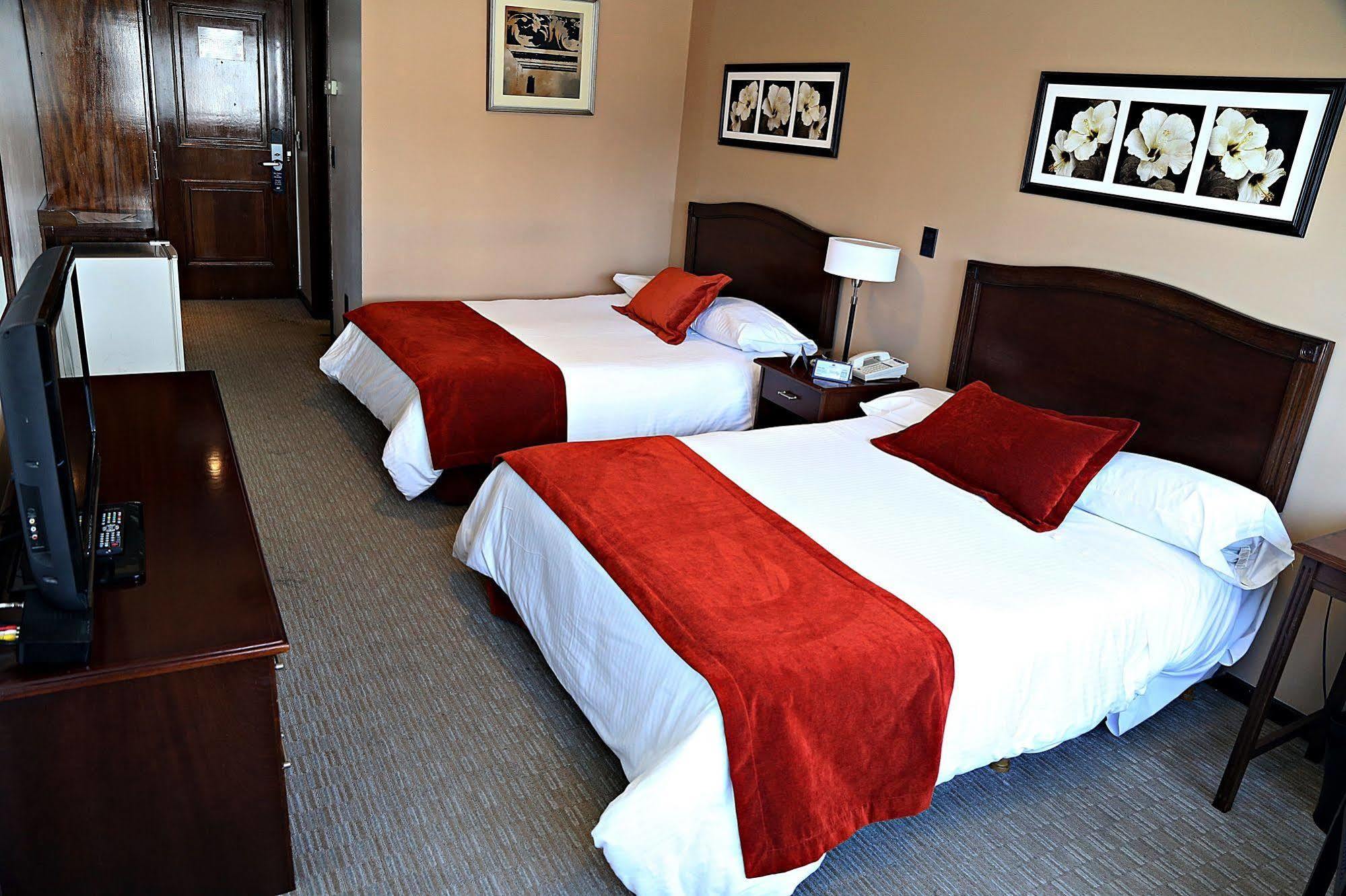 Palladium Business Hotel Montevideo Eksteriør billede